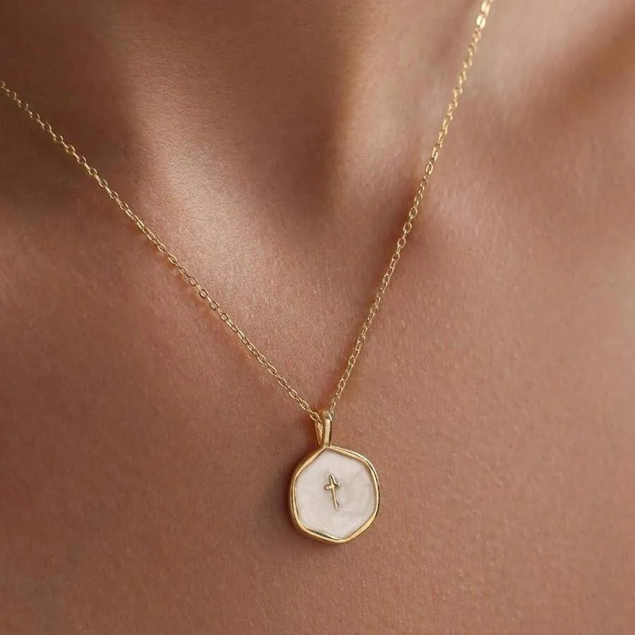 Collier Croix Symbolique